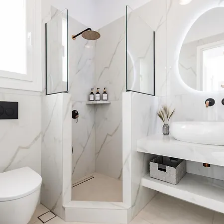 Roos Naxos * Agiassos